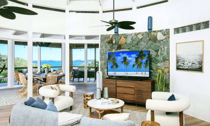 Estate Enighed House | Luxury Oceanview Villa | Walk to Beach & Dining