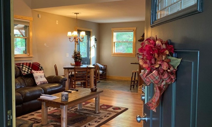 Fairview House | Luxury on the Continental Divide- Private, w/Views Hot Tub in Perfect Location!