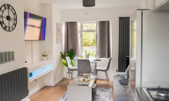 Charlton Apartment | Luxury one bed flat in Greenwich/Charlton