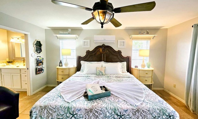 Caloosahatchee House | Luxury Paradise Apartment