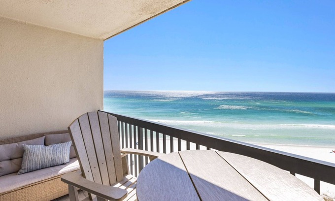 Sunnyside Condo | Luxury Penthouse, Beach Chairs, Pools, Gated Community