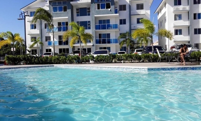 Moca Apartment | Luxury penthouse; 3 hab. pool, AC, wifi, cable, Netflix, terraza. 58 amenidades.