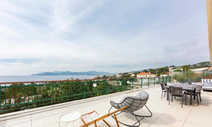 La Croix des Gardes House | Luxury penthouse breathtaking sea view 200m2 terrace in the Cannes center