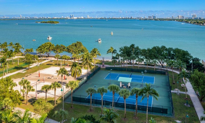 Edgewater Condo | Luxury Penthouse- Stunning Bay, Ocean & City View