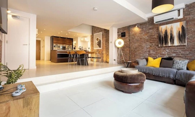 Northern Quarter Apartment | Luxury Penthouse With Private Roof Terrace