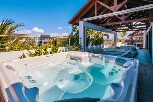 Mont Choisy Apartment | Luxury Penthouse with Jacuzzi, 2 min to Beach