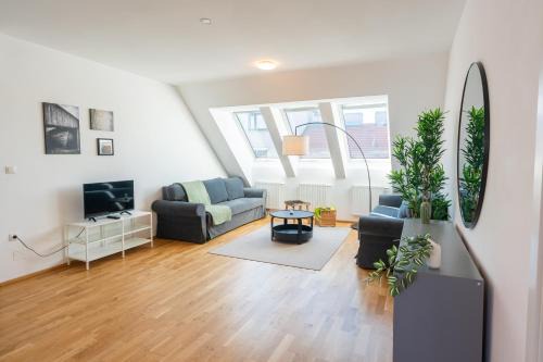 Favoriten Apartment | Luxury Penthouse with Rooftop Terrace