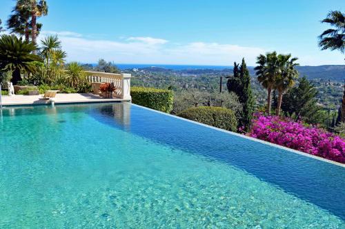 Saint-Paul-de-Vence Apartment | Luxury Pool Apartment at Villa Seburga