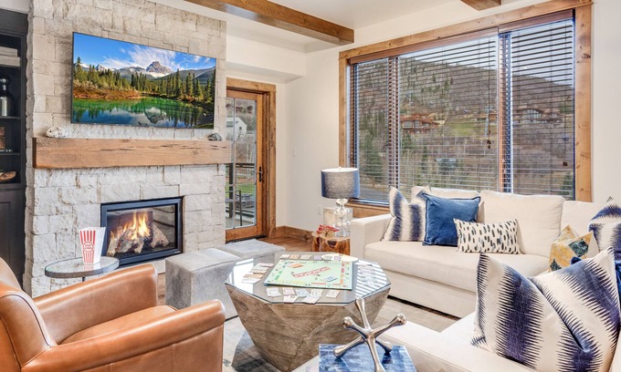 Steamboat Springs Condo | Luxury + Pool + Ski in/Ski out - Morningside Ridge