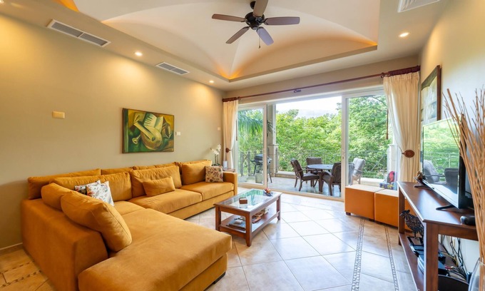 Tamarindo Condo | Luxury poolside condo, located at the Diria Resort - Walk to Tamarindo Beach