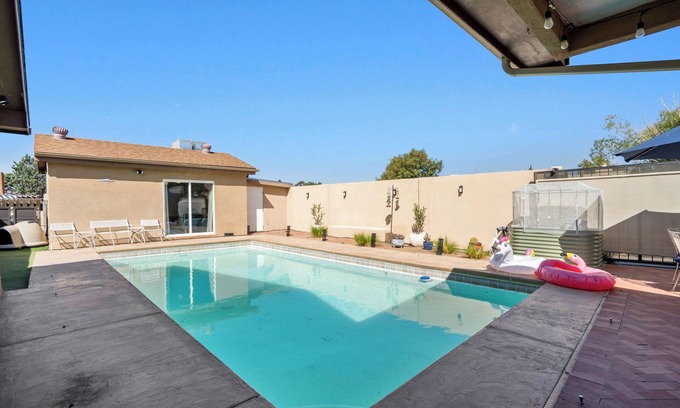 Northeast Heights House | Luxury Poolside Retreat in ABQ Near Trails, Breweries, Sandia Mountain