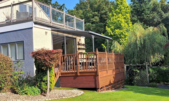 Manley House | Luxury Private Annexe & Hot Tub Set Within Gardens With Summer House