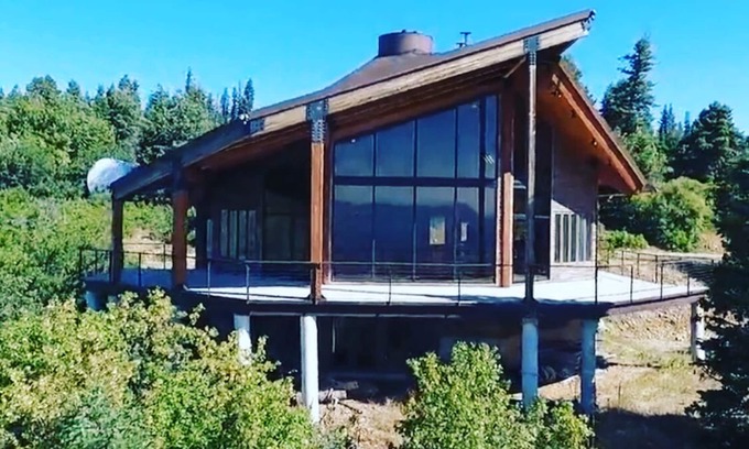 Silver Summit Cabin | Luxury Private Cabin. Spectacular setting! Amazing Views, 80 acres, Hot Tub