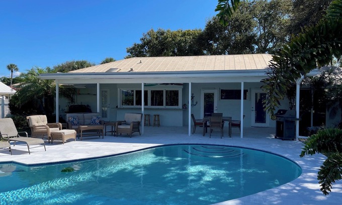 Hobe Sound House | Luxury Private Vacation Pool Home - Bike To The Beach Or Bring Your Boat!