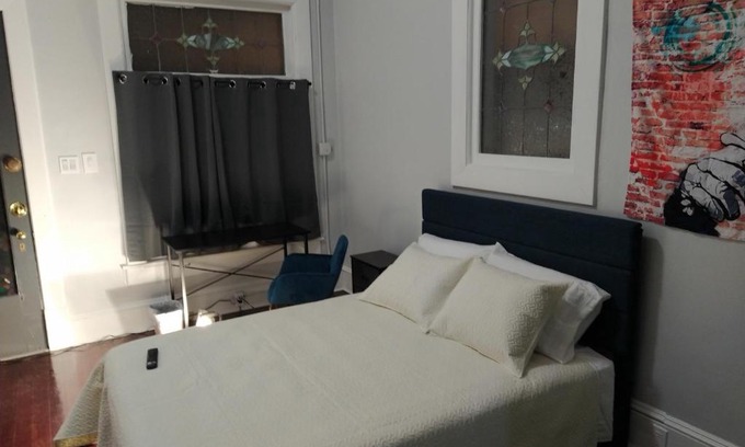 Winder Hostel | Luxury Queen and sofa bed full house amenities rm 3