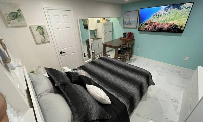 Lake Ridge House | ★Luxury Quiet Studio★5 min to Beach ★