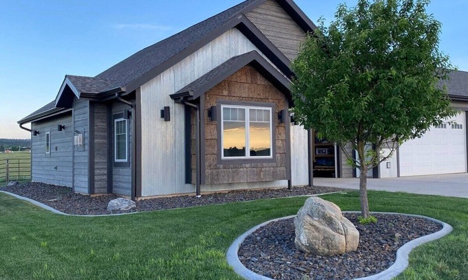 Colonial Pine Hills Other | Luxury Ranch Stay - Horse and Cattle