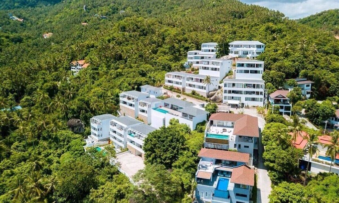 Bang Kung Villa | Luxury Retreat Awaits Exquisite Villa for Rent with Breathtaking Views.