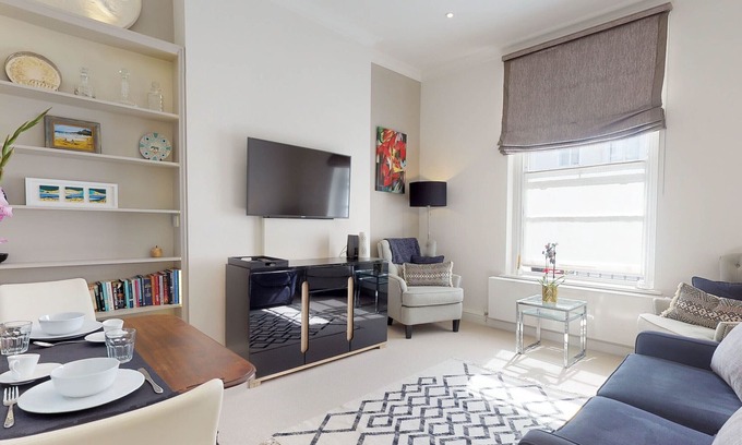 Pimlico Apartment | Luxury, Regency Style Apartment in Westminster