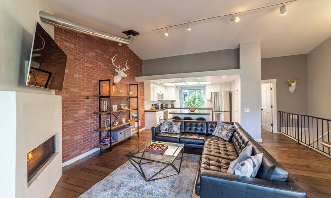 Mammoth Lakes Condo | Luxury Remodeled Mid-Town Condo Retreat 521