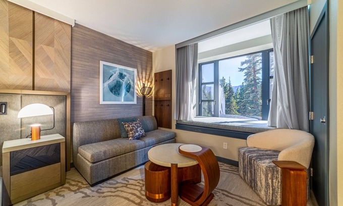 Mammoth Lakes Condo | Luxury Remodeled Monache Studio with Views