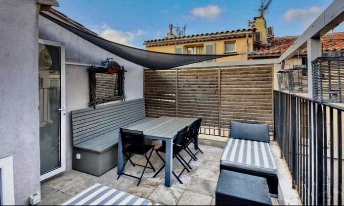 Old Town House | Luxury Renovated Townhouse with terrasse and parking in the old Village of St-Tr