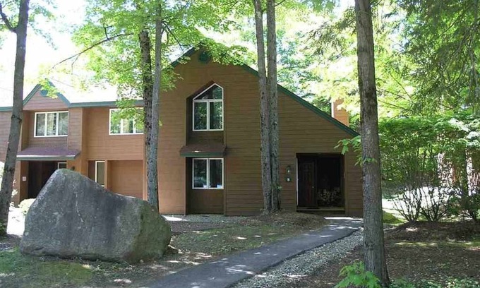 North Woodstock House | Luxury resort 3-bed 3-bath townhouse sleeps 8