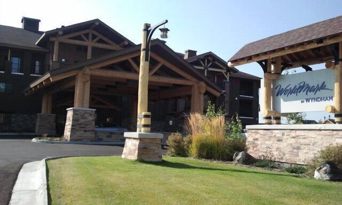 West Yellowstone Condo | Luxury Resort 3BR Condos at West Yellowstone Entrance