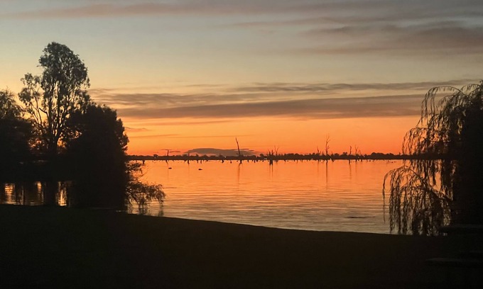 Yarrawonga House | Luxury resort style living on Lake Mulwala with breathtaking views & pool/sauna!