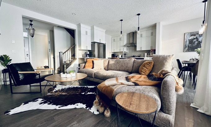 West Edmonton House | Luxury Retreat backing to a Park with Spray Park