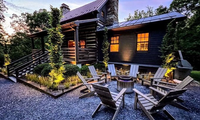 Fishers Hill Cabin | Luxury Retreat in the Shenandoah Valley w/Hot Tub & 6 Passenger ATV