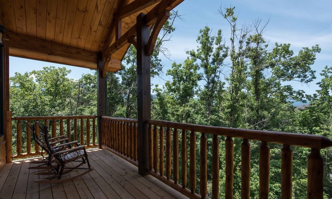 Gatlinburg Cabin | Luxury Retreat w. Hot Tub, Game Room,Theater + Seasonal Pool Access