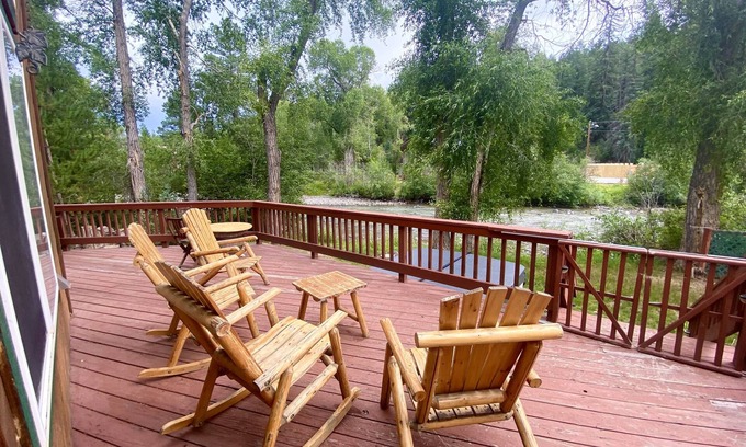 San Juan River Village House | Luxury Riverfront Home! Take 3 Nights Get 4th Night Free!