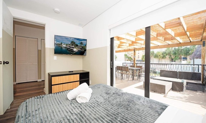 West Little Havana Apartment | Luxury RiverFront by Renzzi