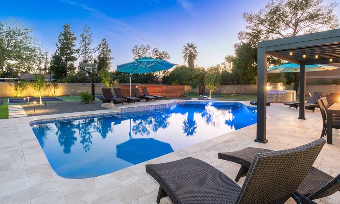 Tatum Place House | Luxury|Salt Pool|Pickleball/Basketball