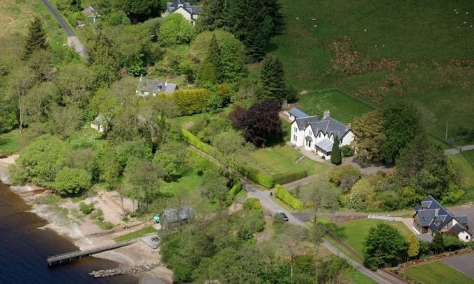 Kilchrenan Villa | Luxury Scottish holiday house on the shores of Loch Awe with boat house, jetty,