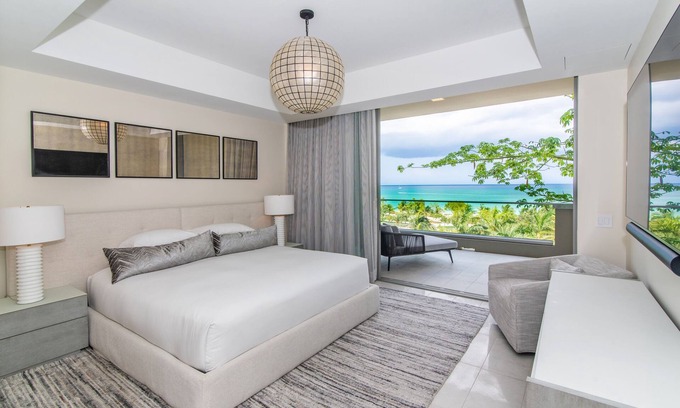 Seven Mile Beach Condo | Luxury Seafire Residence overlooking Seven Mile Beach!