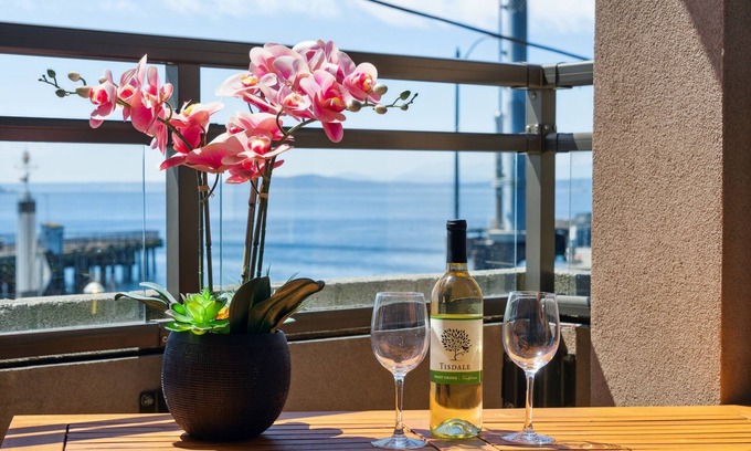 Downtown Seattle Condo | đ˘Luxury Seattle Waterfront Walk to Cruise Ship & Pike Place -Waterfront ViewsđĄ