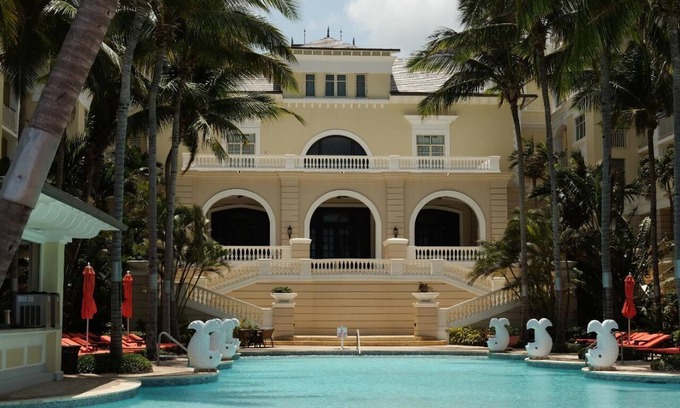Rhyne Park Village Apartment | Luxury Seaview Apartment