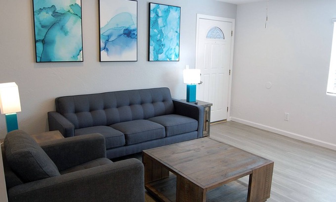 Mission Beach Apartment | Luxury Second Floor, 2 Bed #9 - 167 Steps to Mission Beach and Boardwalk.