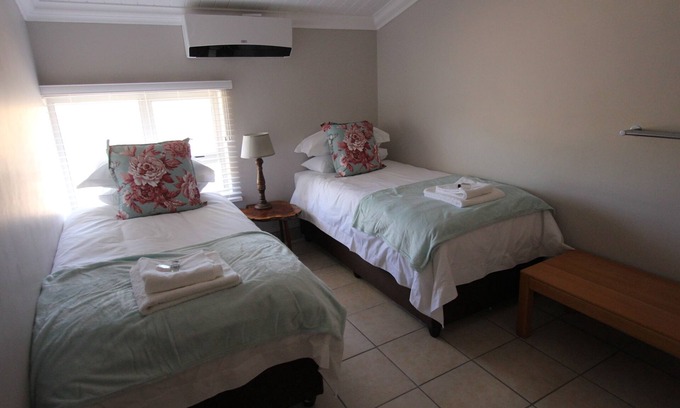 Cederberg Apartment | Luxury self-catering apartment near Clanwilliam Dam and the Cederberg