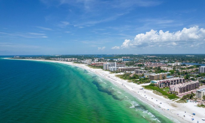 Siesta Key Condo | Luxury Siesta Key Beachfront Condo on Crescent Beach.
