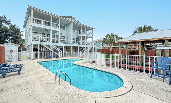 Cotton Bayou House | LUXURY, SINGLE SIDE OF DUPLEX, PRIVATE NEIGHBORHOOD, WATERFRONT, POOL!