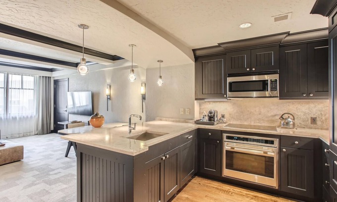 Avon Resort | Luxury Ski in and out Residence @Ritz-Carlton with Washer and Dryer