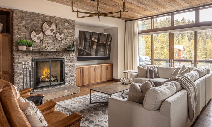 Spanish Peaks Cabin | Luxury Ski-in/Ski-out Spanish Peaks Home; Pet, and Child Friendly with Private Hot Tub!