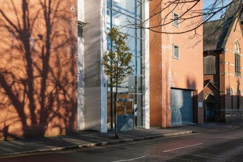 Belfast Central District Apartment | Luxury, Sleeps 6, City Centre