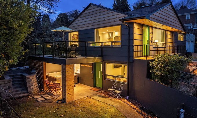 North End House | Luxury Spa, Patio, Deck & Views of Puget Sound in the Heart of Old Town, Tacoma