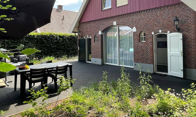 Winterswijk - Meddo House | Luxury & spacious holiday home on lake incl. Sauna