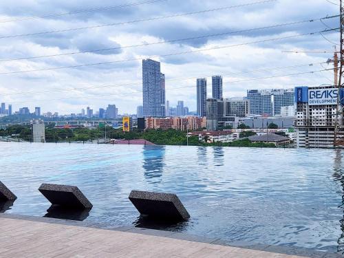 Taman Pertama Apartment | Luxury Spacious 4 Bedroom Suite - Cheras Maluri MRT