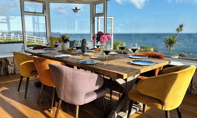 Downderry House | Luxury, Spacious, Beachfront (direct access) House with Breath-taking Sea Views